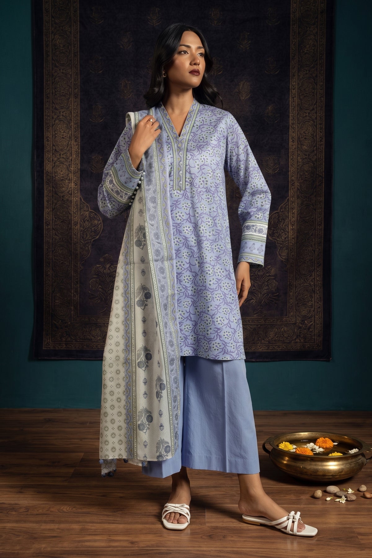 Ahmad Zee Fabrics - 3 Piece Unstitched Printed Lawn Suit (PKR 2,800)